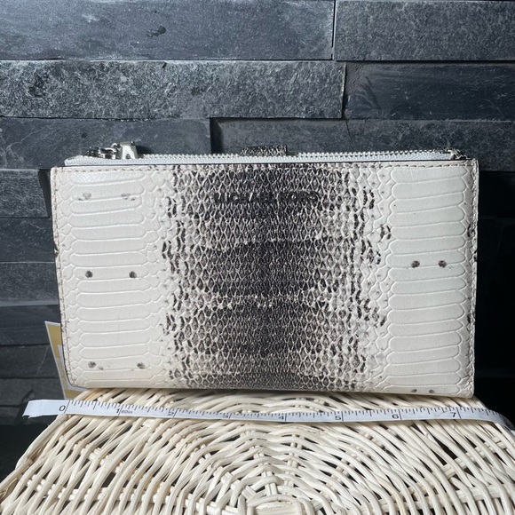 MICHAEL Michael Kors Jet Set Double Zip Wristlet - Picture 2 of 14